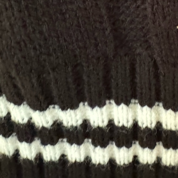 Love Tree Nordstrom Rack Black & White Knit Vest Size Large NWOT - Picture 3 of 4